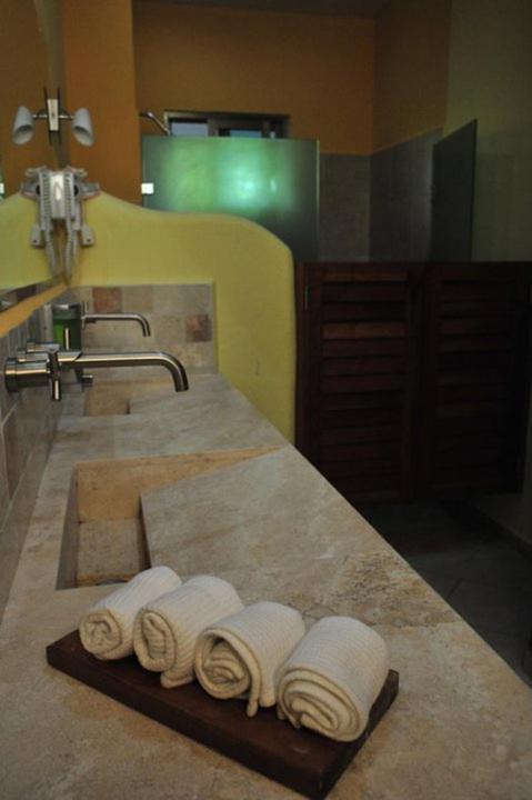 La Hacienda Cancun- El Ramonal, Monkey Sanctuary Hotel Kamer foto
